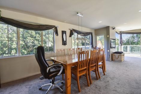 Photo of property in 57a Ribbonwood Crescent, Goodwood Heights, Auckland, 2105