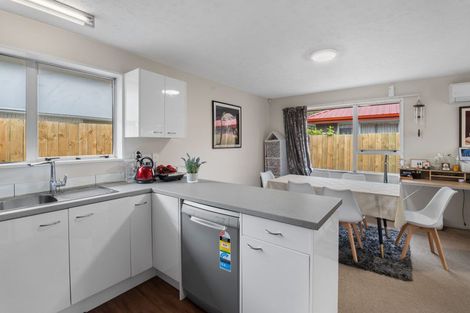Photo of property in 3/42 Division Street, Riccarton, Christchurch, 8041