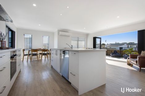 Photo of property in 5 Moet Crescent, Waihi Beach, 3611