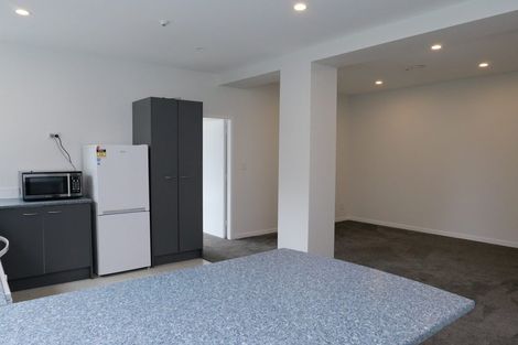 Photo of property in 70 Kelburn Parade, Kelburn, Wellington, 6012