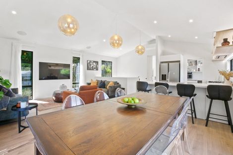 Photo of property in 6e Burns Street, Westown, New Plymouth, 4310