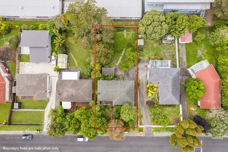 Photo of property in 33 Compton Street, Hillcrest, Auckland, 0627