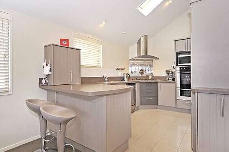 Photo of property in 3 Windsor Street, Terrace End, Palmerston North, 4410