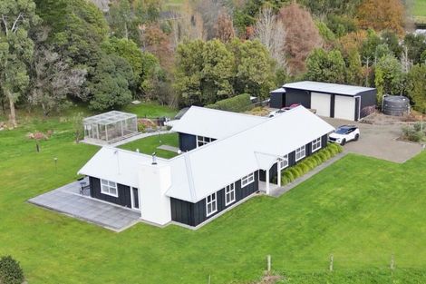 Photo of property in 172 Hendersons Line, Kelvin Grove, Palmerston North, 4470