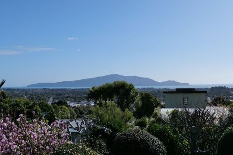Photo of property in 8 Tui Crescent, Waikanae, 5036