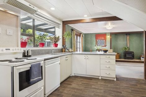 Photo of property in 52 Waldron Crescent, Green Island, Dunedin, 9018