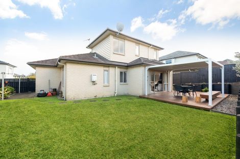 Photo of property in 11 Kouras Place, Flat Bush, Auckland, 2016