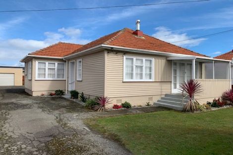 Photo of property in 8 Lincoln Place, Levin, 5510