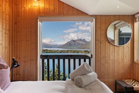 Photo of property in 13b Maxwell Place, Queenstown, 9300