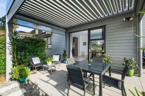 Photo of property in 88 Mackay Drive, Greenhithe, Auckland, 0632