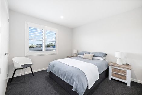 Photo of property in 32 Awanui Crescent, Matakana, 0985