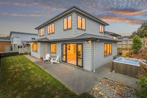 Photo of property in 75 Endeavour Drive, Whitby, Porirua, 5024