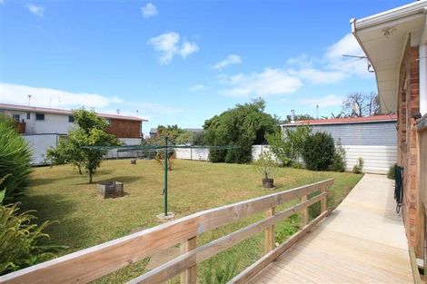 Photo of property in 3/28 West Coast Road, Glen Eden, Auckland, 0602