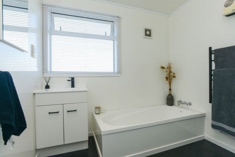 Photo of property in 8 Bristol Street, Tamatea, Napier, 4112