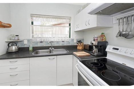 Photo of property in 29 Bert Wilson Place, Cockle Bay, Auckland, 2014