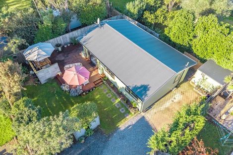 Photo of property in 27a Rauparaha Street, Waikanae Beach, Waikanae, 5036