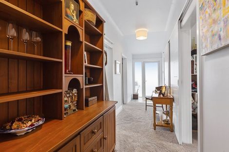 Photo of property in 8 Pari Tai Way, Houghton Bay, Wellington, 6023