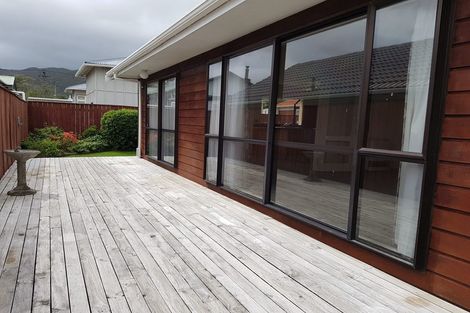 Photo of property in 15a Collingwood Street, Waterloo, Lower Hutt, 5011