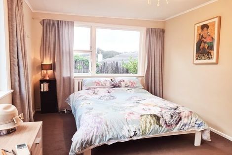 Photo of property in 75 Sidlaw Street, Strathmore Park, Wellington, 6022