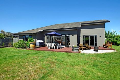 Photo of property in 22 Whiting Drive, Wakefield, 7025