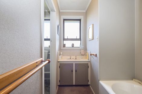 Photo of property in 9 Charles Street, East Gore, Gore, 9710