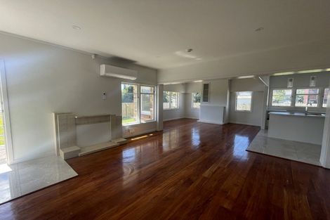 Photo of property in 22 Coles Crescent, Papakura, 2110