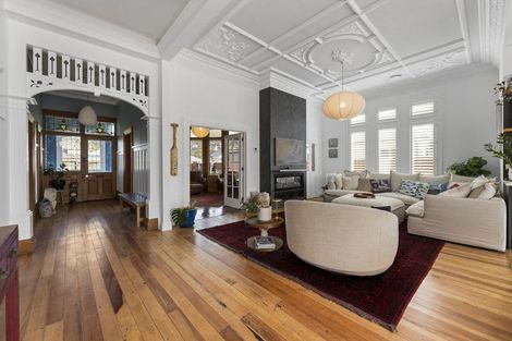 Photo of property in 127 Hargest Crescent, Saint Clair, Dunedin, 9012