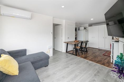 Photo of property in 1/13a Kitewao Street, Northcote, Auckland, 0627