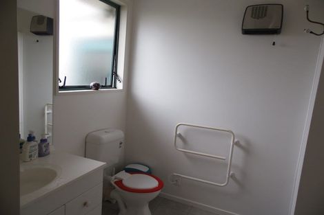 Photo of property in 2/17 Jocelyn Street, Casebrook, Christchurch, 8051