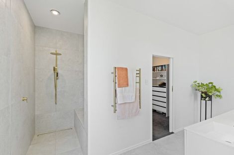 Photo of property in 12 Kowhai Street, Strandon, New Plymouth, 4312