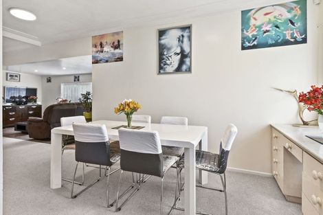 Photo of property in 15 Laurie Avenue, Papakura, 2110