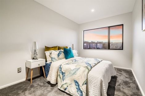 Photo of property in 48 Bordeaux Parade, Te Atatu South, Auckland, 0610