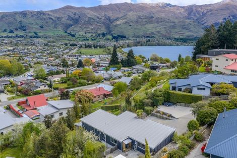 Photo of property in 17 Hillview Place, Wanaka, 9305