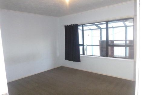 Photo of property in 8 Helleur Road, Massey, Auckland, 0614