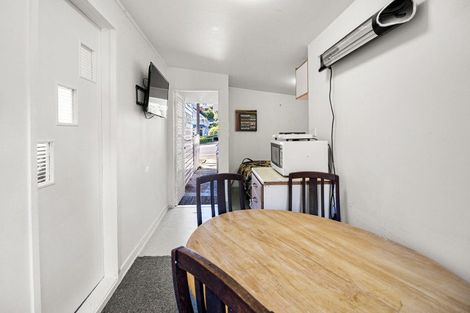 Photo of property in 28 Carrington Street, New Plymouth, 4310