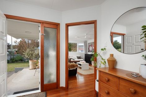 Photo of property in 10 Leon Street, Riverdale, Gisborne, 4010