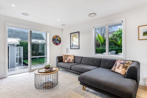 Photo of property in 2/11 Hart Road, Hauraki, Auckland, 0622