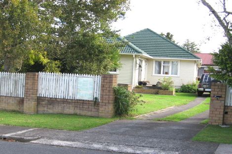 Photo of property in 2 Kervil Avenue, Te Atatu Peninsula, Auckland, 0610