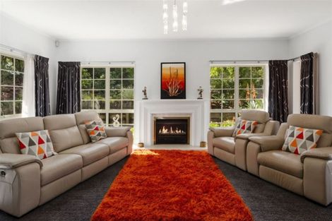 Photo of property in 64 Waldorf Crescent, Orewa, 0931