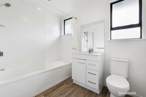 Photo of property in 132 Chichester Drive, Rosehill, Papakura, 2113