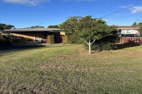 Photo of property in 1/24 Hillcrest Avenue, Hillcrest, Auckland, 0627