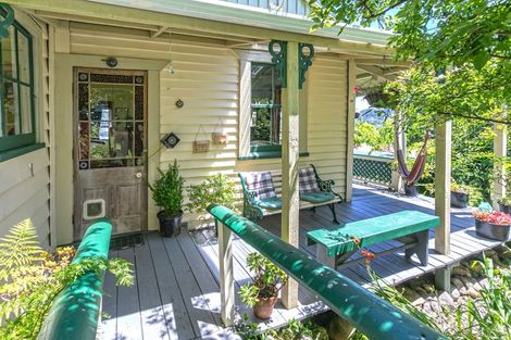 Photo of property in 80 Oxford Terrace, Coromandel, 3506