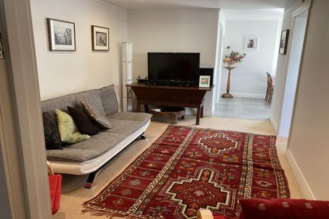 Photo of property in 339c Devon Street West, New Plymouth, 4310