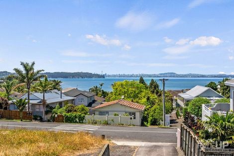 Photo of property in 57 Wiseley Road, West Harbour, Auckland, 0618