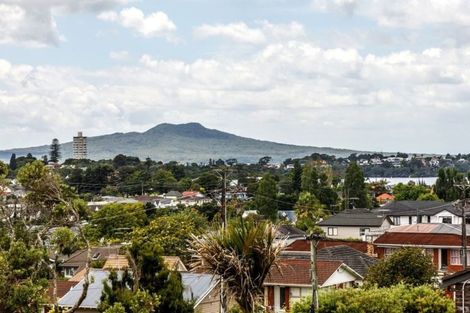 Photo of property in 1/36 Quebec Road, Milford, Auckland, 0620