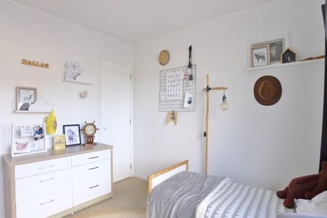 Photo of property in 2/37 Mcleod Road, Weymouth, Auckland, 2103