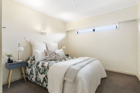 Photo of property in 43 Forrest Hill Road, Milford, Auckland, 0620