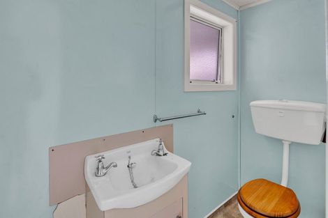 Photo of property in 23 Hinau Street, Inglewood, 4330