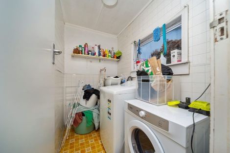 Photo of property in 38 Paritutu Road, Spotswood, New Plymouth, 4310