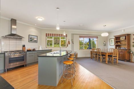 Photo of property in 9 Orakei Road, Kelvin Grove, Palmerston North, 4470